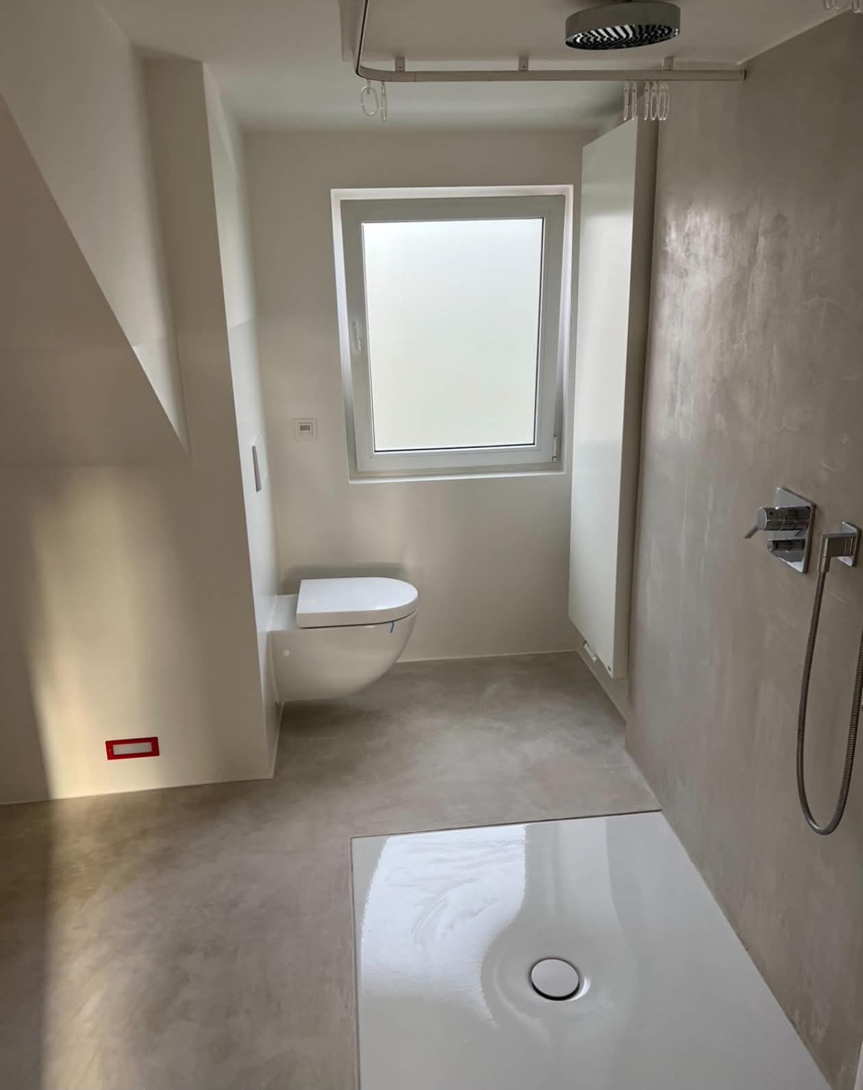 Modern renoviertes Badezimmer